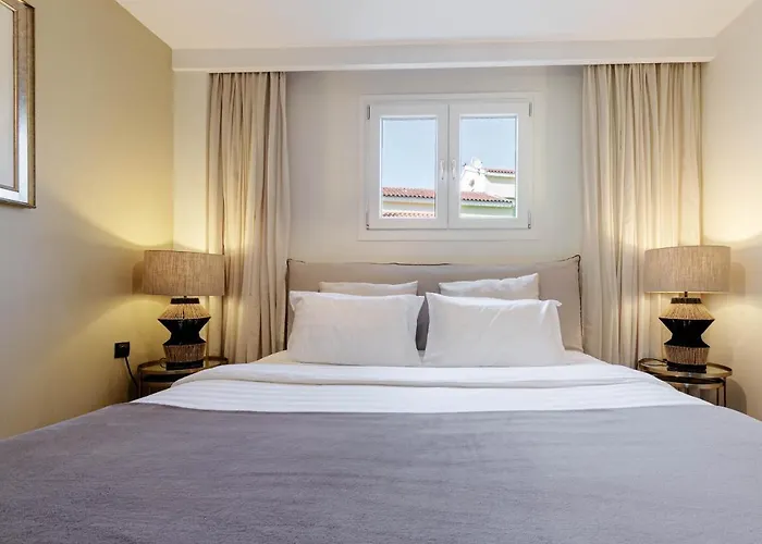 Govino Bay Bliss - Shared Pool * Danilia