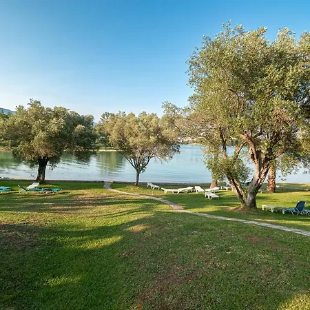 Govino Bay Bliss - Shared Pool Danilia