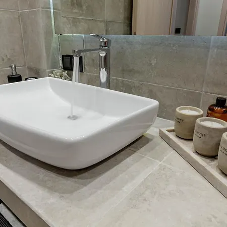 Govino Bay Bliss - Shared Pool Danilia