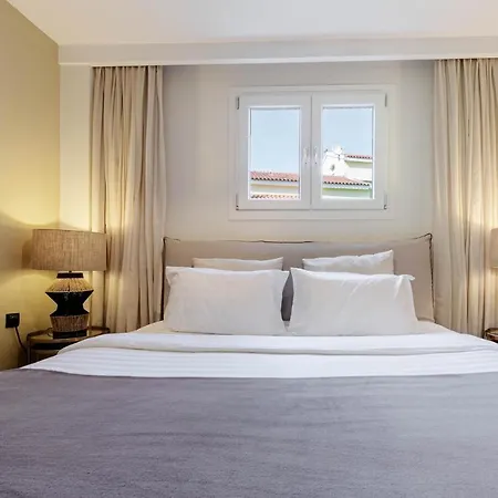 Govino Bay Bliss - Shared Pool * Danilia