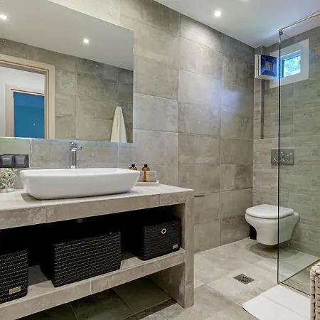 Holiday home Govino Bay Bliss - Shared Pool Danilia