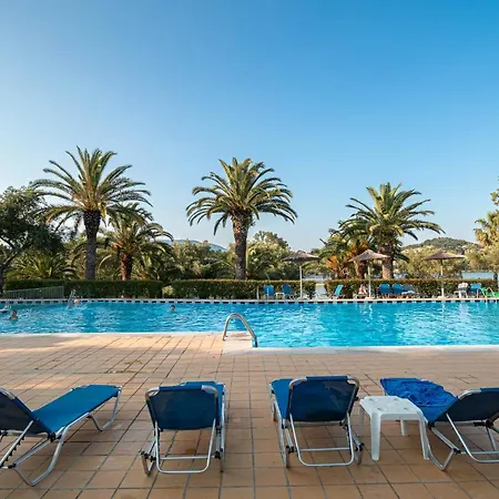 Govino Bay Bliss - Shared Pool Danilia