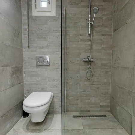 Govino Bay Bliss - Shared Pool Holiday home *