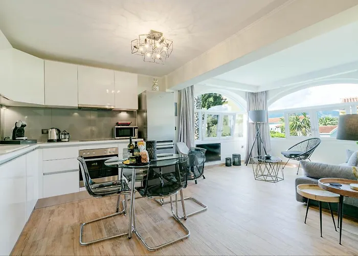 Govino Bay Bliss - Shared Pool בית נופש *