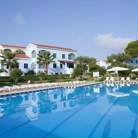 Govino Bay Bliss - Shared Pool Casa de Férias