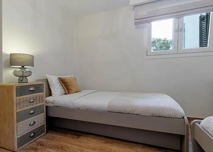 Govino Bay Bliss - Shared Pool * Danilia