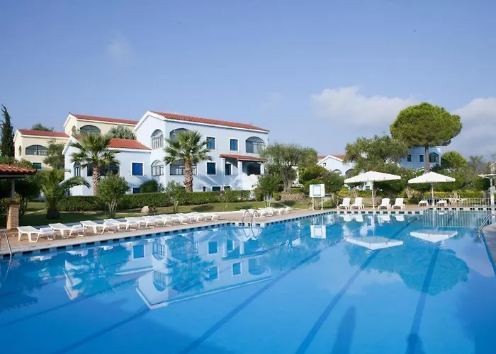Govino Bay Bliss - Shared Pool Feriehus